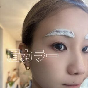髪色に合わせて眉カラーもチェンジ♪